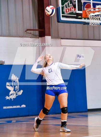 Thumbnail 1 in Paris vs Clinton  (AHSAA 3A  2nd Round Playoff) photogallery.