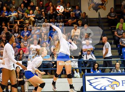 Thumbnail 3 in Paris vs Clinton  (AHSAA 3A  2nd Round Playoff) photogallery.