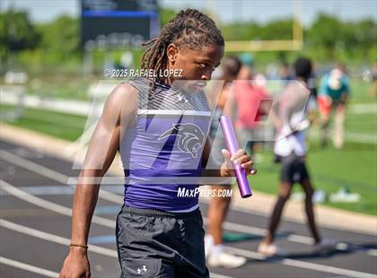 Thumbnail 3 in UIL 6A Track & Field Area 21&22 (4x200M Relay) photogallery.