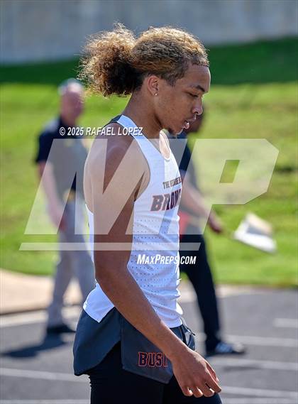 Thumbnail 2 in UIL 6A Track & Field Area 21&22 (4x200M Relay) photogallery.