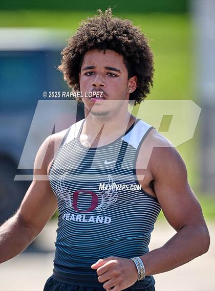Thumbnail 3 in UIL 6A Track & Field Area 21&22 (4x200M Relay) photogallery.