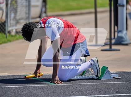 Thumbnail 3 in UIL 6A Track & Field Area 21&22 (4x200M Relay) photogallery.