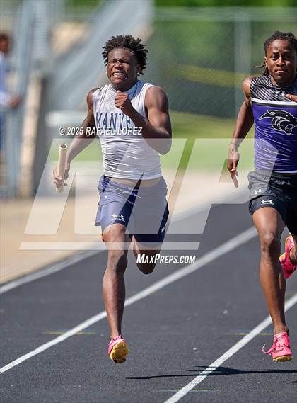 Thumbnail 3 in UIL 6A Track & Field Area 21&22 (4x200M Relay) photogallery.