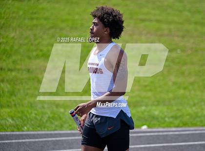 Thumbnail 3 in UIL 6A Track & Field Area 21&22 (4x200M Relay) photogallery.