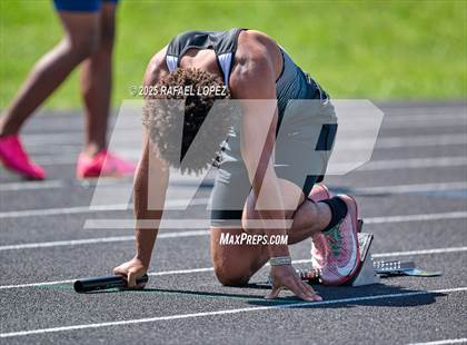 Thumbnail 3 in UIL 6A Track & Field Area 21&22 (4x200M Relay) photogallery.