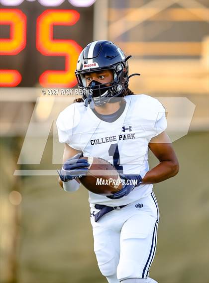 Thumbnail 2 in Grand Oaks vs College Park photogallery.