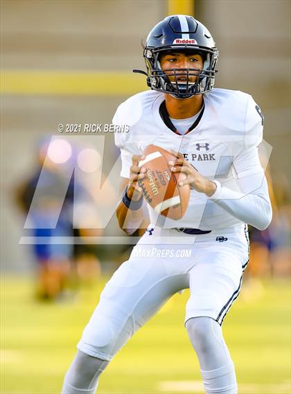 Thumbnail 2 in Grand Oaks vs College Park photogallery.