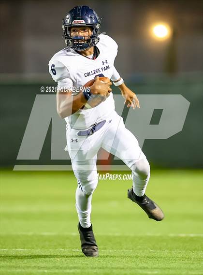 Thumbnail 3 in Grand Oaks vs College Park photogallery.