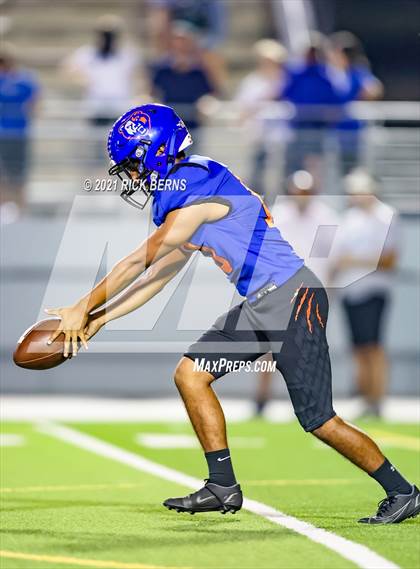 Thumbnail 1 in Grand Oaks vs College Park photogallery.