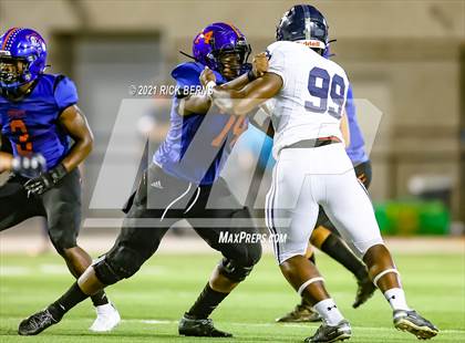 Thumbnail 2 in Grand Oaks vs College Park photogallery.