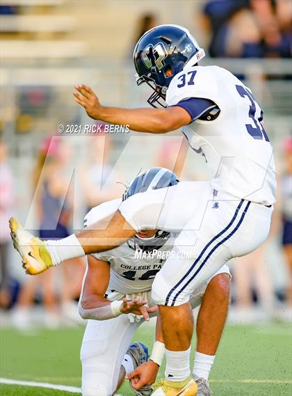 Thumbnail 1 in Grand Oaks vs College Park photogallery.