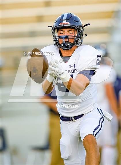 Thumbnail 3 in Grand Oaks vs College Park photogallery.