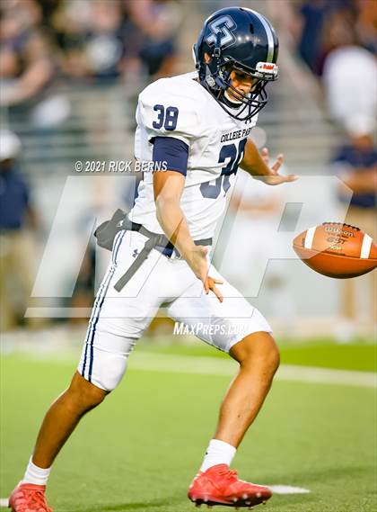 Thumbnail 1 in Grand Oaks vs College Park photogallery.