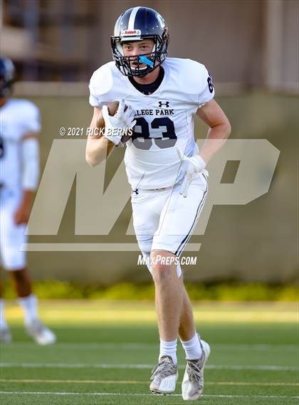Thumbnail 1 in Grand Oaks vs College Park photogallery.