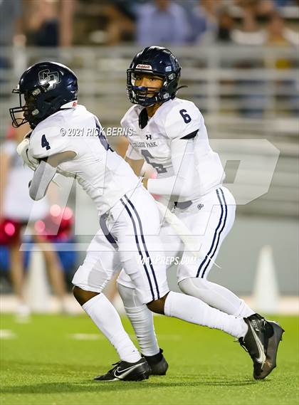 Thumbnail 2 in Grand Oaks vs College Park photogallery.