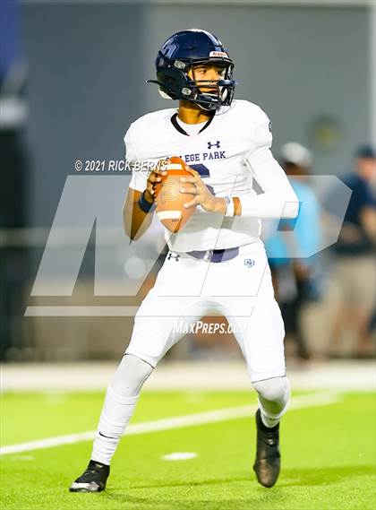 Thumbnail 2 in Grand Oaks vs College Park photogallery.
