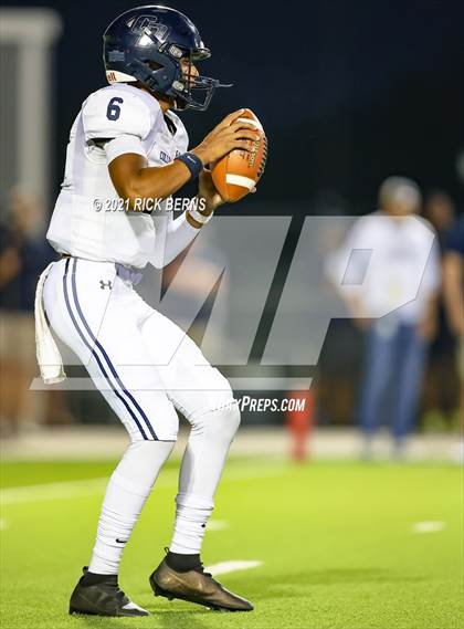 Thumbnail 3 in Grand Oaks vs College Park photogallery.