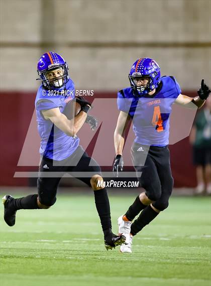 Thumbnail 1 in Grand Oaks vs College Park photogallery.