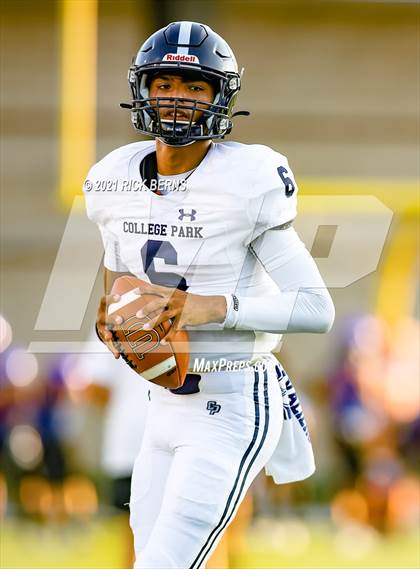 Thumbnail 1 in Grand Oaks vs College Park photogallery.