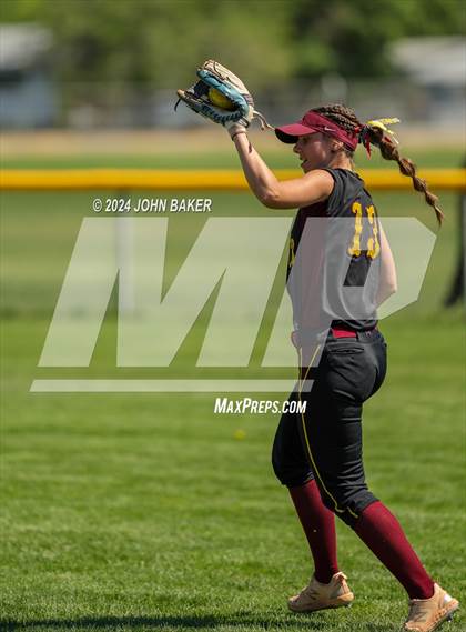 Thumbnail 3 in Boulder City vs. Pahrump Valley (NIAA 3A State Loser Semi) photogallery.