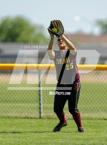 Thumbnail 2 in Boulder City vs. Pahrump Valley (NIAA 3A State Loser Semi) photogallery.