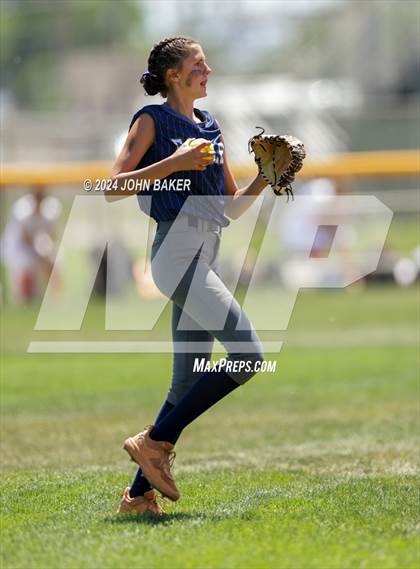Thumbnail 3 in Boulder City vs. Pahrump Valley (NIAA 3A State Loser Semi) photogallery.