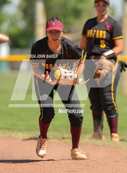 Thumbnail 1 in Boulder City vs. Pahrump Valley (NIAA 3A State Loser Semi) photogallery.