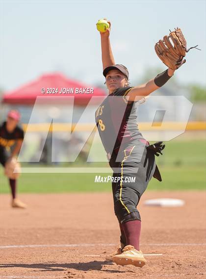 Thumbnail 3 in Boulder City vs. Pahrump Valley (NIAA 3A State Loser Semi) photogallery.