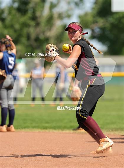 Thumbnail 1 in Boulder City vs. Pahrump Valley (NIAA 3A State Loser Semi) photogallery.