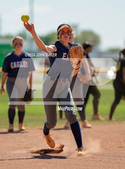Thumbnail 2 in Boulder City vs. Pahrump Valley (NIAA 3A State Loser Semi) photogallery.