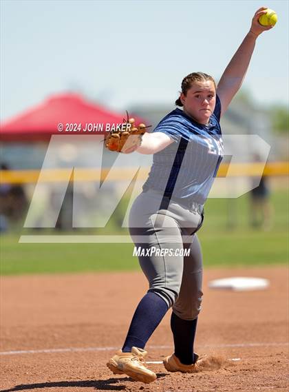 Thumbnail 2 in Boulder City vs. Pahrump Valley (NIAA 3A State Loser Semi) photogallery.