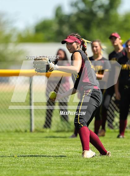 Thumbnail 3 in Boulder City vs. Pahrump Valley (NIAA 3A State Loser Semi) photogallery.