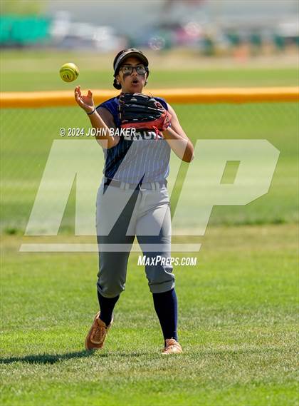 Thumbnail 2 in Boulder City vs. Pahrump Valley (NIAA 3A State Loser Semi) photogallery.