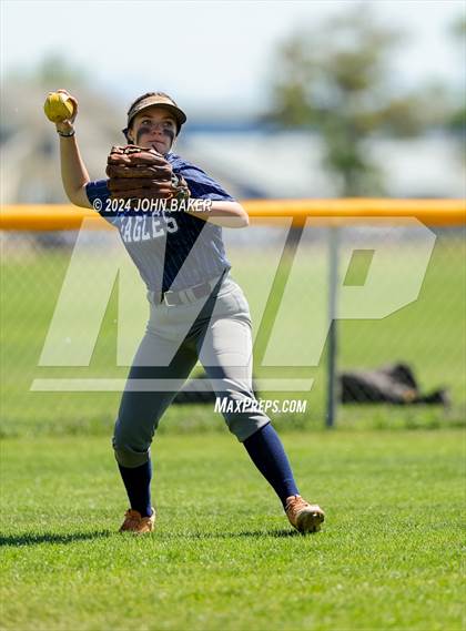 Thumbnail 3 in Boulder City vs. Pahrump Valley (NIAA 3A State Loser Semi) photogallery.