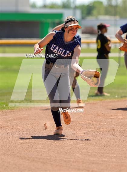Thumbnail 3 in Boulder City vs. Pahrump Valley (NIAA 3A State Loser Semi) photogallery.