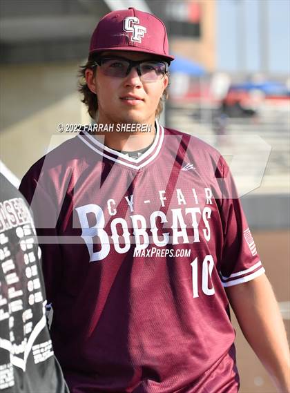 Thumbnail 2 in Heights vs Cy-Fair (Bi-District Game 2) photogallery.
