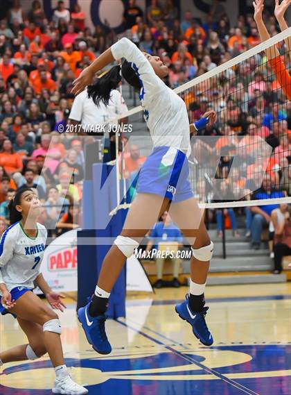 Thumbnail 3 in Corona del Sol vs. Xavier College Prep (AIA 6A Final) photogallery.