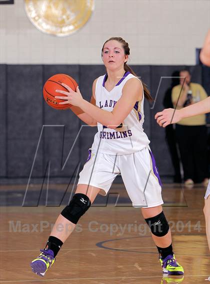Thumbnail 1 in Clarion-Limestone vs Karns City (PIAA D9 AA Championship) photogallery.