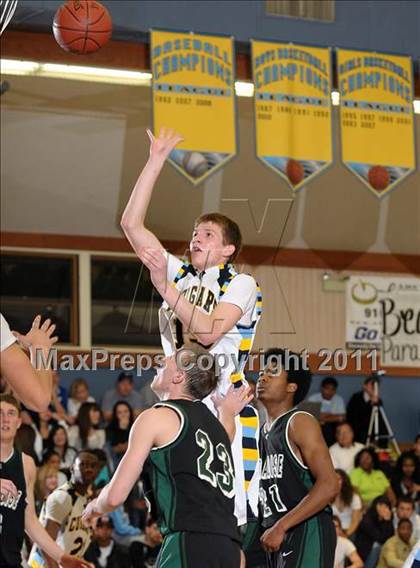 Thumbnail 2 in Paradise @ Center (CIF State NorCal D3 Playoffs) photogallery.
