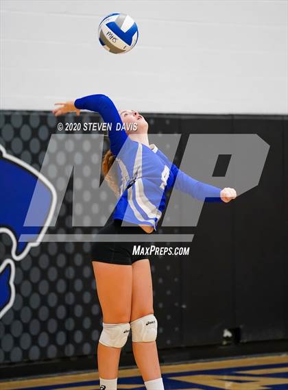 Thumbnail 2 in Youngker @ Mesquite photogallery.
