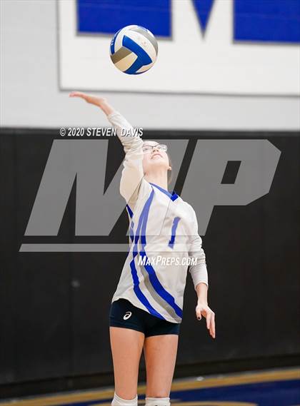 Thumbnail 2 in Youngker @ Mesquite photogallery.