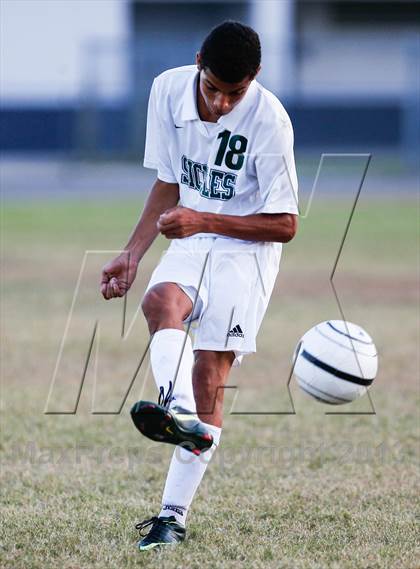 Thumbnail 3 in King vs. Sickles  photogallery.