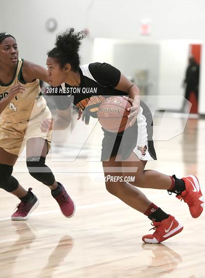 Thumbnail 3 in Long Beach Poly vs Etiwanda (Troy Classic) photogallery.