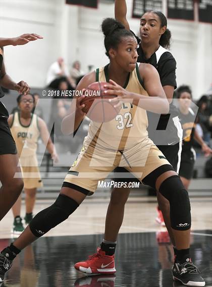 Thumbnail 3 in Long Beach Poly vs Etiwanda (Troy Classic) photogallery.