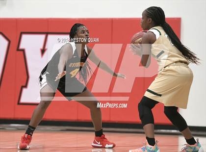 Thumbnail 1 in Long Beach Poly vs Etiwanda (Troy Classic) photogallery.