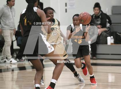 Thumbnail 3 in Long Beach Poly vs Etiwanda (Troy Classic) photogallery.