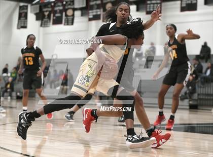 Thumbnail 2 in Long Beach Poly vs Etiwanda (Troy Classic) photogallery.