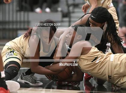 Thumbnail 2 in Long Beach Poly vs Etiwanda (Troy Classic) photogallery.