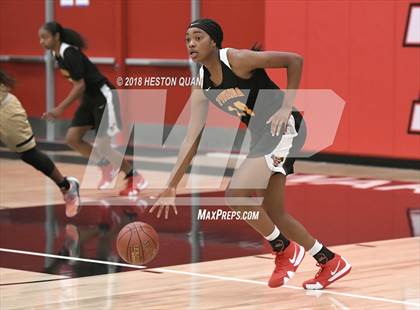 Thumbnail 3 in Long Beach Poly vs Etiwanda (Troy Classic) photogallery.
