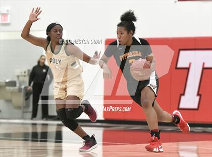 Thumbnail 2 in Long Beach Poly vs Etiwanda (Troy Classic) photogallery.